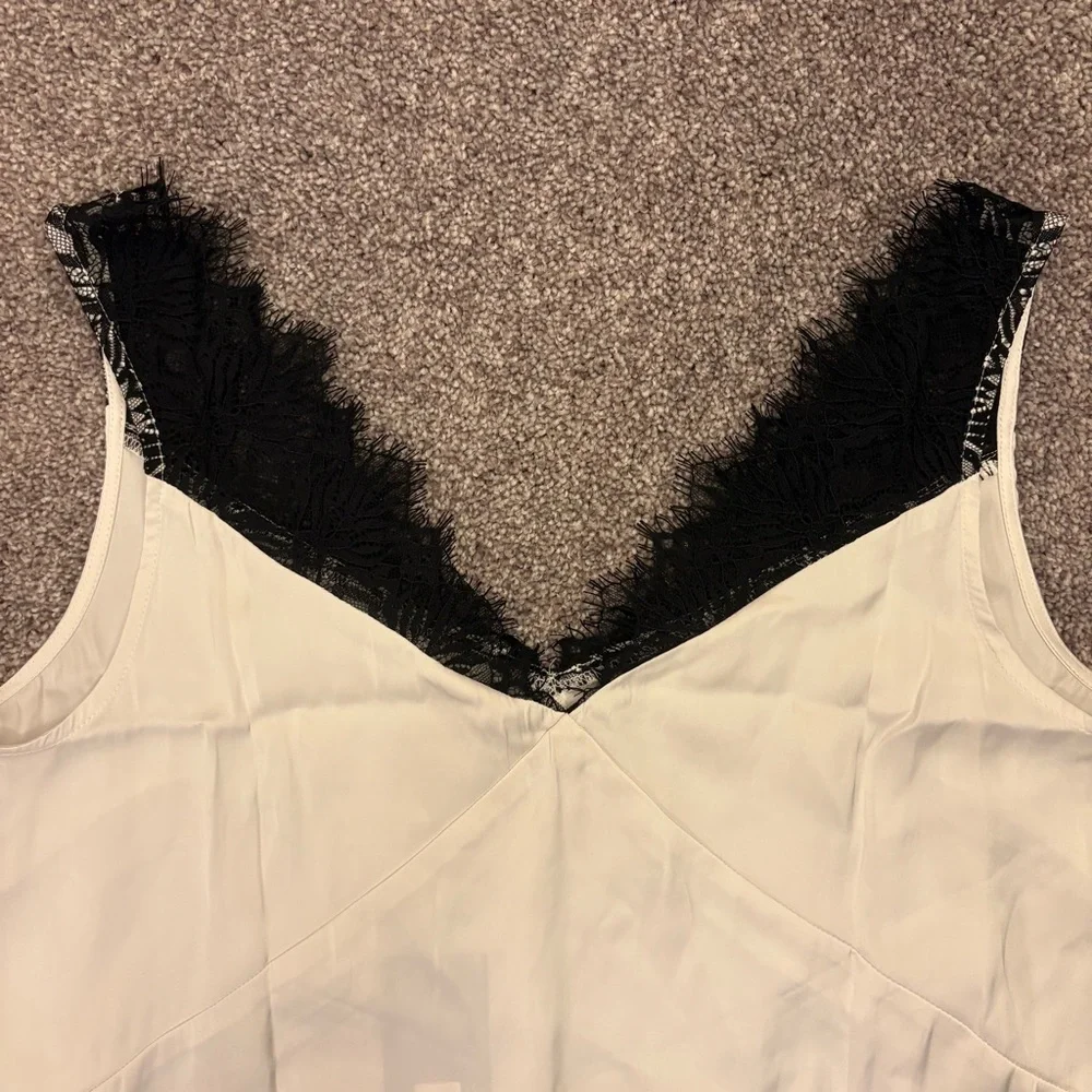 Worthington Women's Sleeveless Tank Top Size L White Black V-Neck NWT $48 - Picture 7 of 14